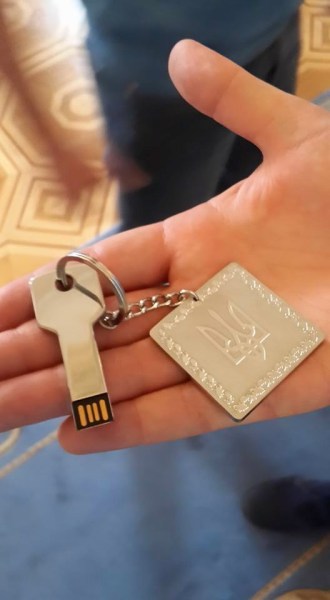 брелок порошенка 2 dqxikeidqxitkant