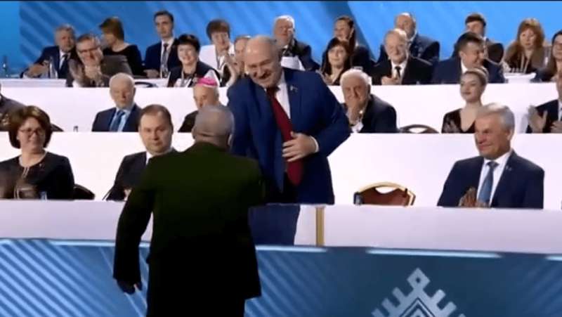 рукопожатие кривоносова с лукашенко dqxikeidqxiqqeant