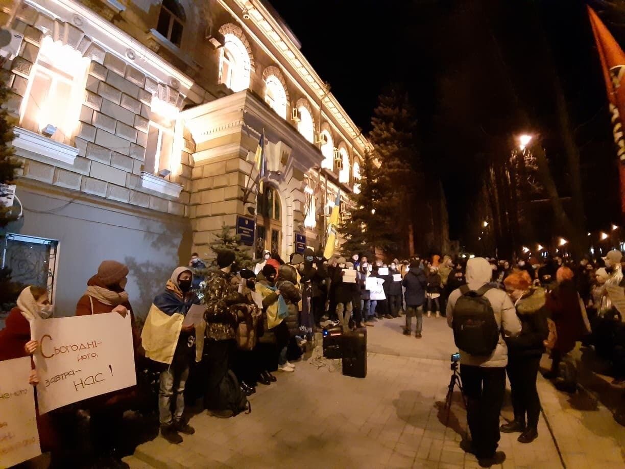 Студенты вышли в Днепре. dqxikeidqxiqqeant