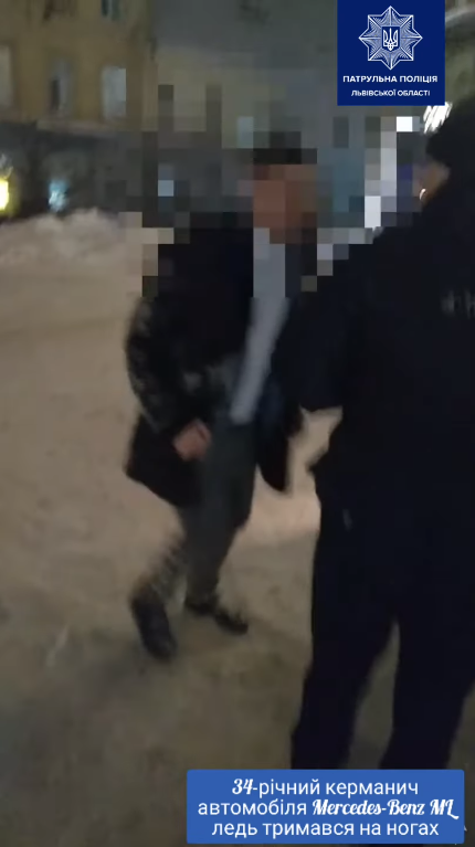 Пьяный водитель Mercedes-Benz ML dqxikeidqxiqxxant