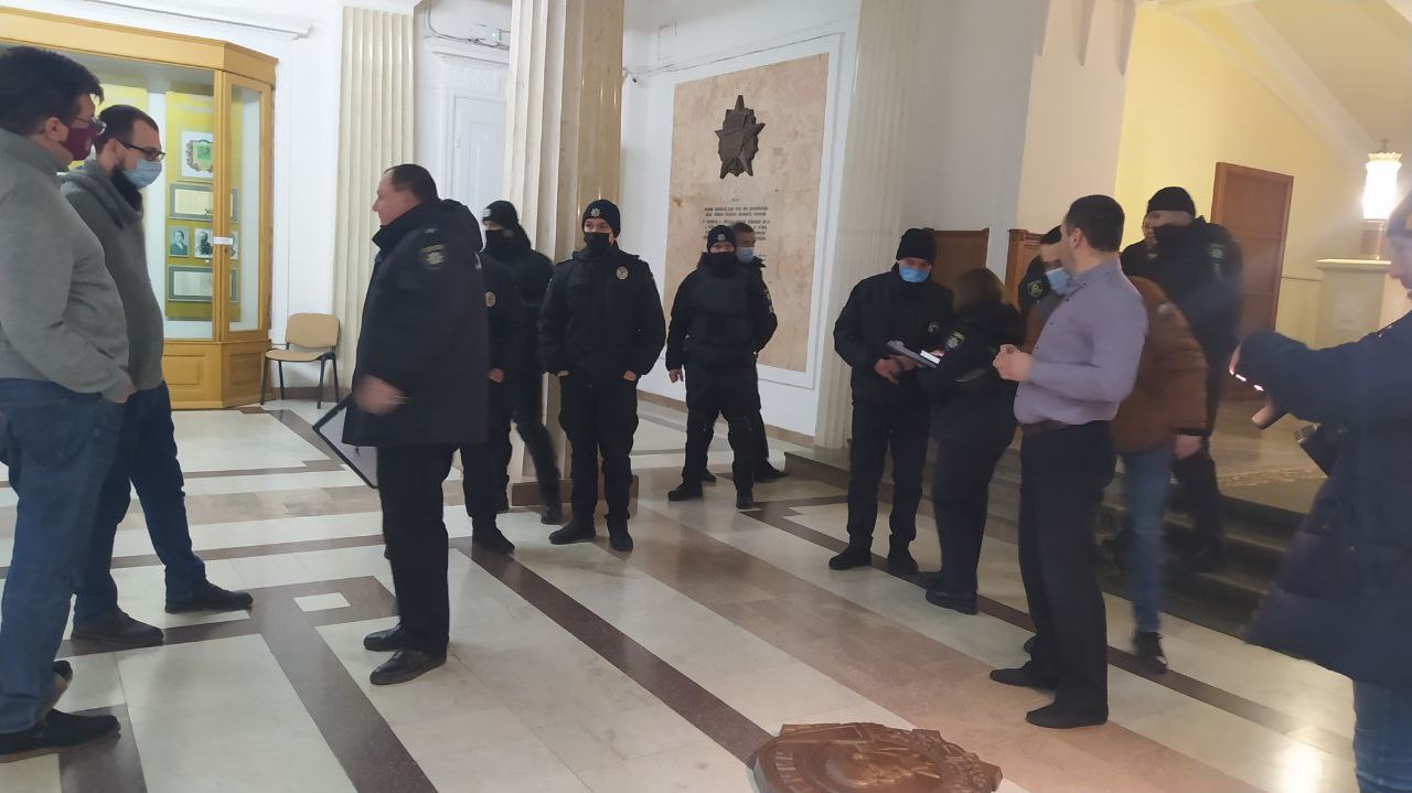 photo5309774833350981081.jpg dqxikeidqxitkant