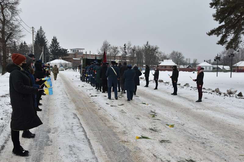 Проститься с Героем пришли многие побратимы.