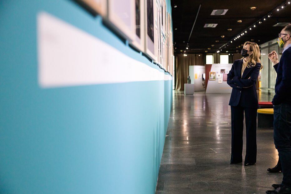 Зеленская появилась на публике в стильном наряде dqxikeidqxitkant