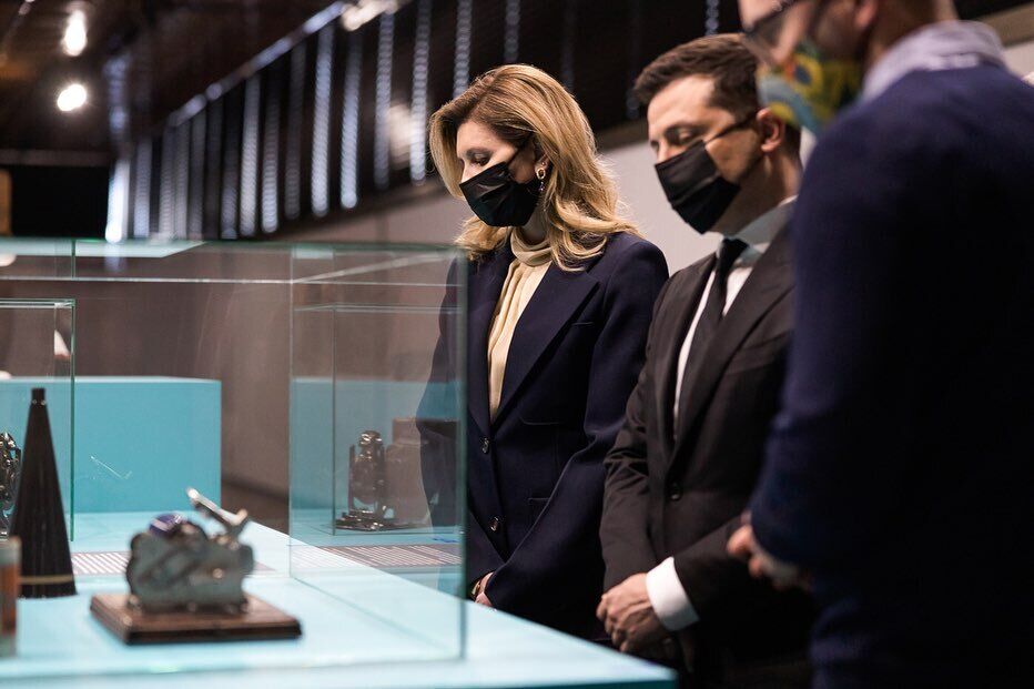 Новый образ Зеленской