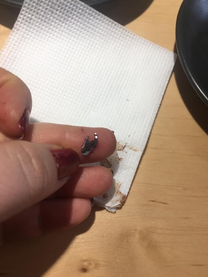 Кусок железа в десерте dqxikeidqxiqqeant