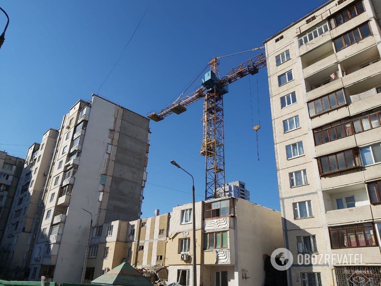 От здания осталось три этажа.