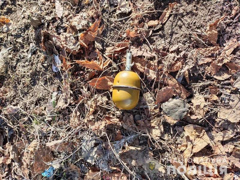 В Сумах неадекват с гранатой решил взорвать отделение полиции - фото 1 dqxikeidqxitkant