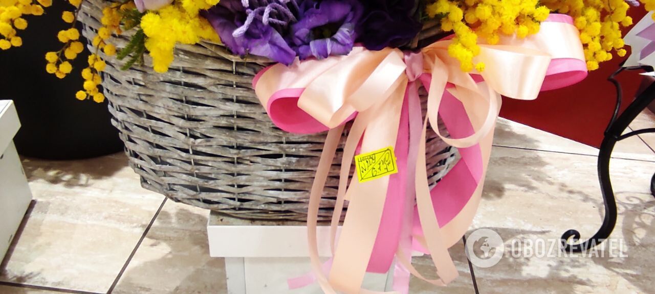 В Киеве на 8 марта букеты стоили свыше 20 тысяч. Фото и цены