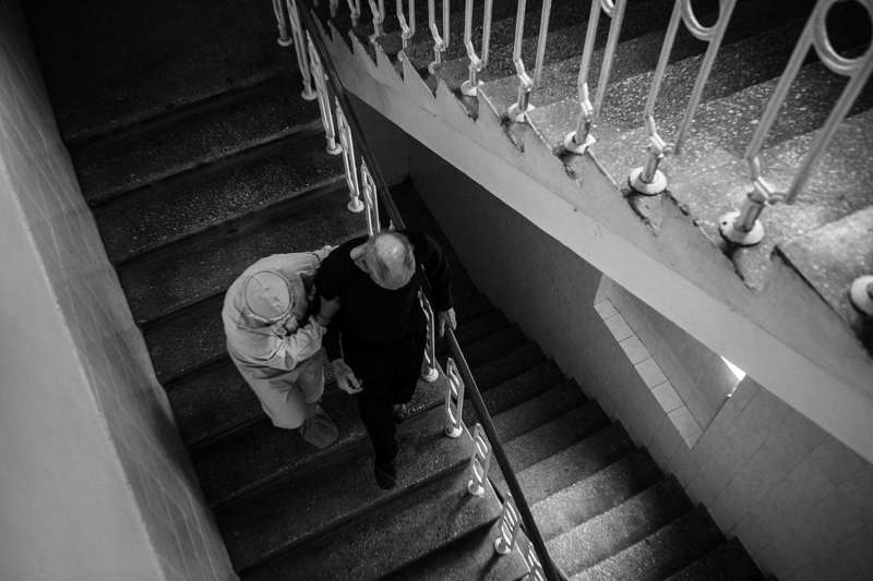 Пациент с врачом реанимации