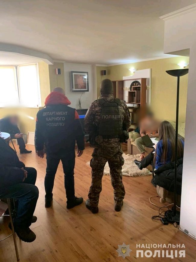 Проведена спецоперация по задержанию банды, специализировавшейся на похищении, пытках и вымогательстве средств у выходцев из арабских стран, - Нацполиция 01 dqxikeidqxiqqeant