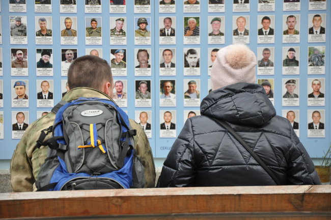 Чествования по случаю Дня добровольца на Михайловской площади в Киеве 14