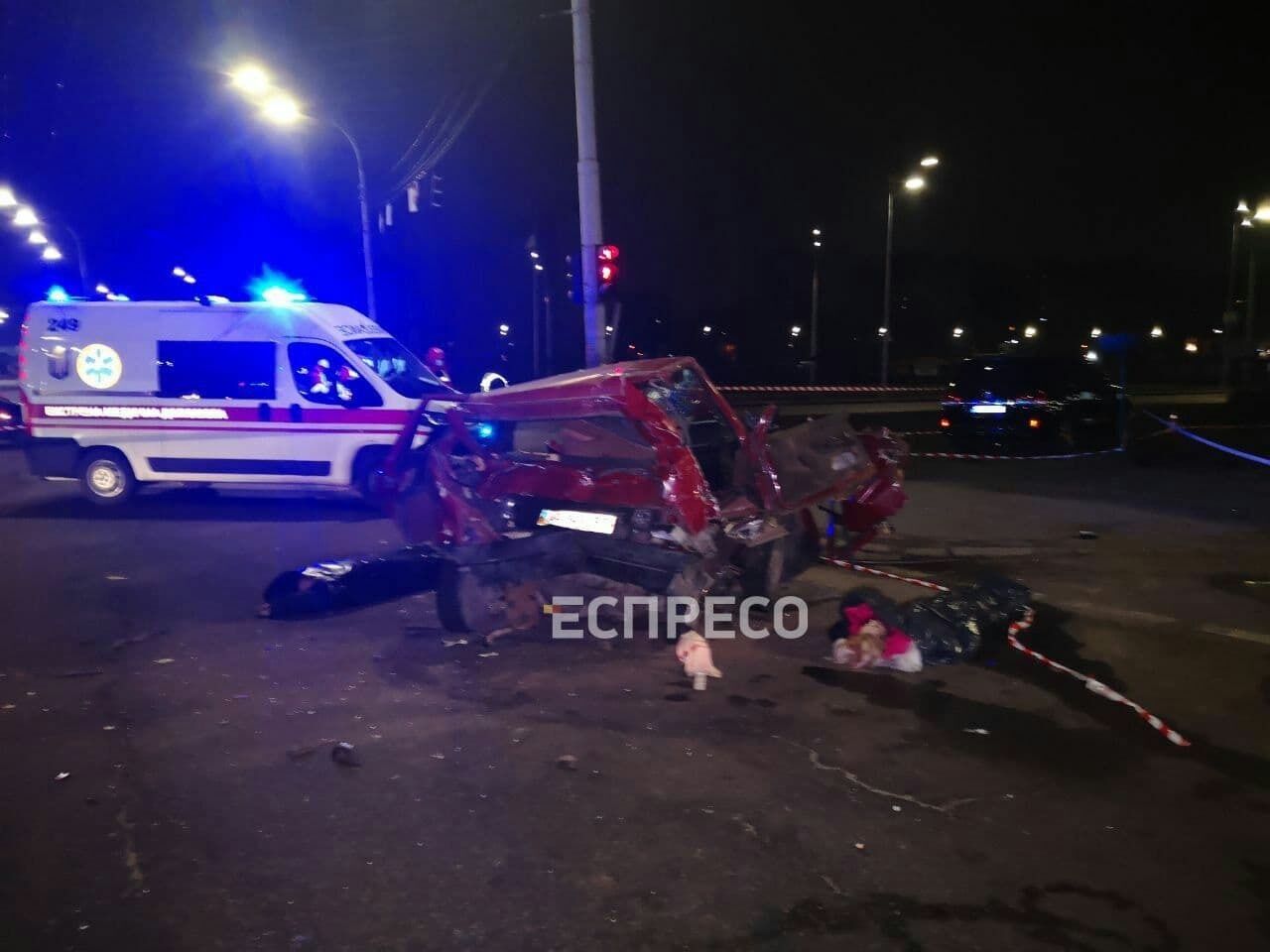 Мужчина и женщина с Skoda погибли на месте ДТП