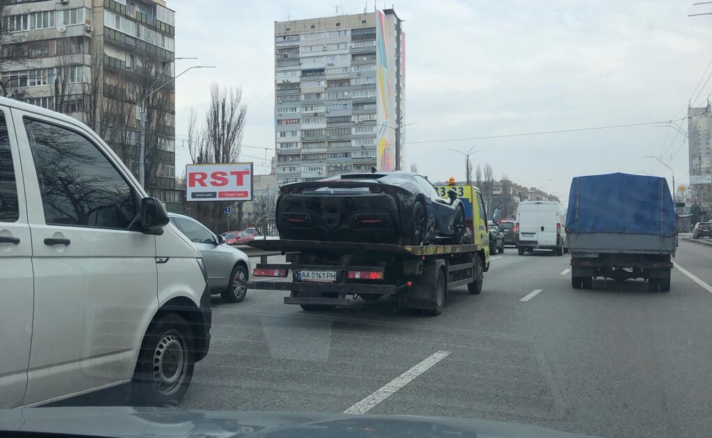 В Украине появился 1000-сильный итальянский суперкар В Украине появился 1000-сильный итальянский суперкар