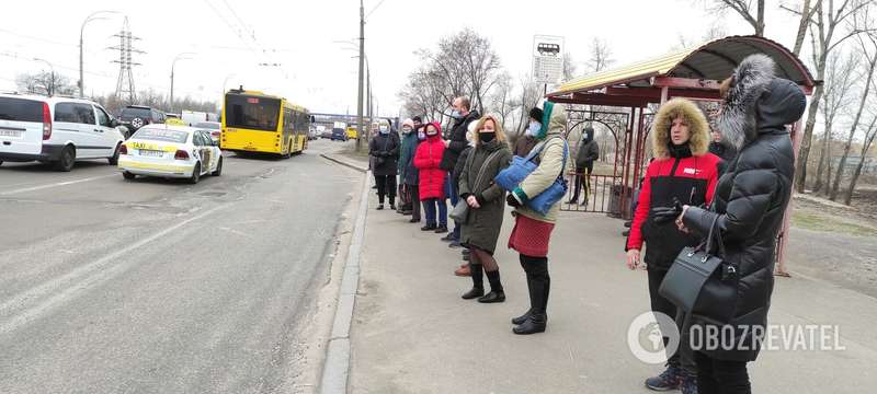 Очереди на остановках. dqxikeidqxiqqeant