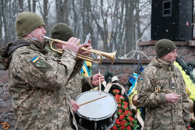 С погибшим на Донбассе воином 10-й ОГШБр Кириллом Быковским простились в Кропивницком 02 dqxikeidqxiqqeant