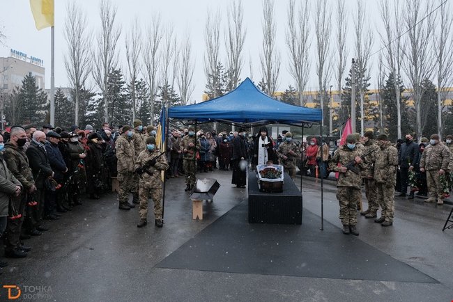 С погибшим на Донбассе воином 10-й ОГШБр Кириллом Быковским простились в Кропивницком 08