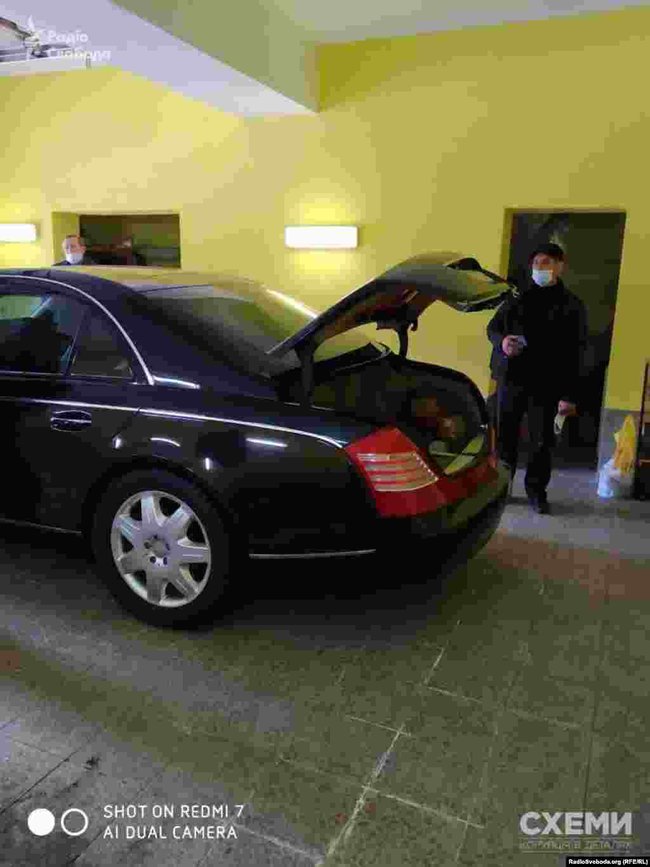 СМИ показали фото обыска резиденции Медведчука на Закарпатье 09 СМИ показали фото обыска резиденции Медведчука на Закарпатье 09