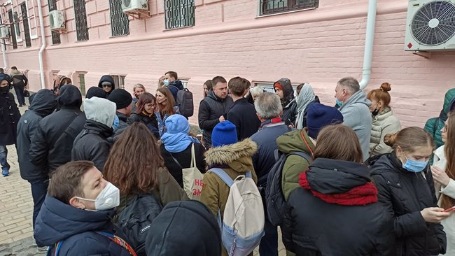 Суд отправил под круглосуточный домашний арест протестовавшего под ОП активиста Ратушного 03 Суд отправил под круглосуточный домашний арест протестовавшего под ОП активиста Ратушного 03