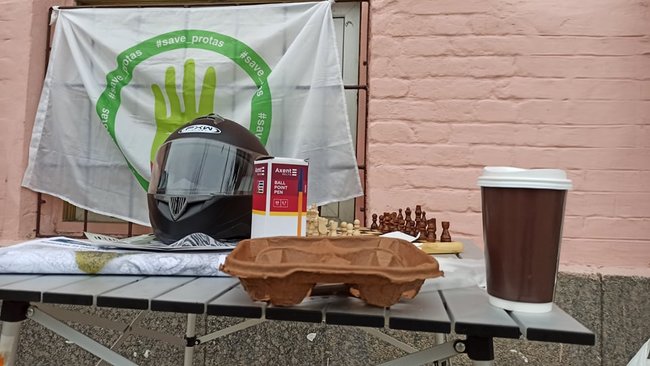 Суд отправил под круглосуточный домашний арест протестовавшего под ОП активиста Ратушного 07 Суд отправил под круглосуточный домашний арест протестовавшего под ОП активиста Ратушного 07