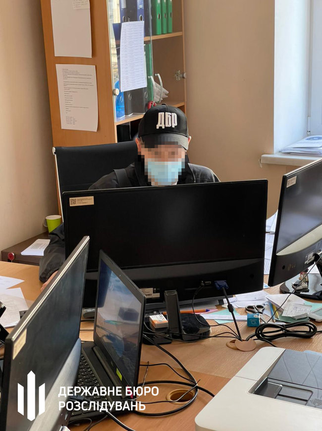 ГБР об обысках в АРМА: чиновники и адвокаты завладели более чем $400 тыс. 04 ГБР об обысках в АРМА: чиновники и адвокаты завладели более чем $400 тыс. 04