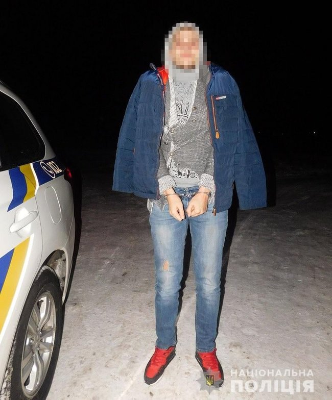 Водитель такси, торговавший наркотиками, задержан в Киеве, - полиция 03 Водитель такси, торговавший наркотиками, задержан в Киеве, - полиция 03