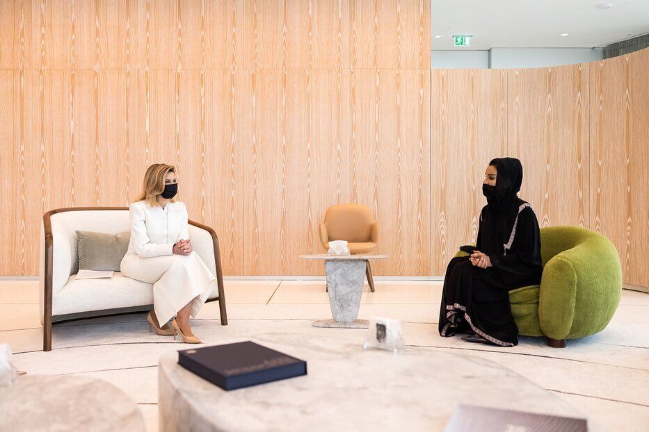 Елена Зеленская показала стильный образ на встрече с женой шейха Катара dqxikeidqxiqqeant