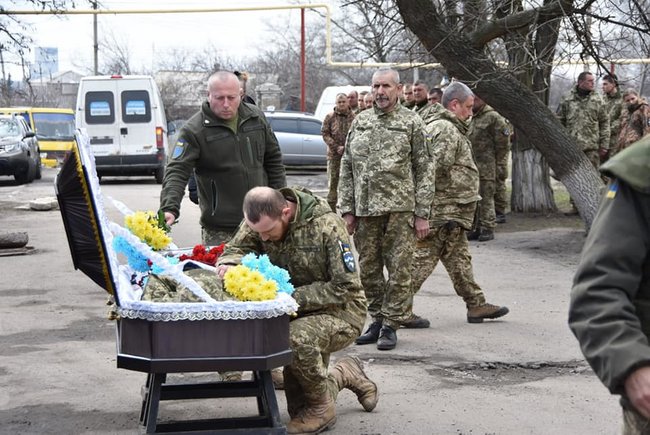 С погибшим на Донбассе воином 10-й ОГШБр Сергеем Сулымой простились в Луцке 07 С погибшим на Донбассе воином 10-й ОГШБр Сергеем Сулымой простились в Луцке 07