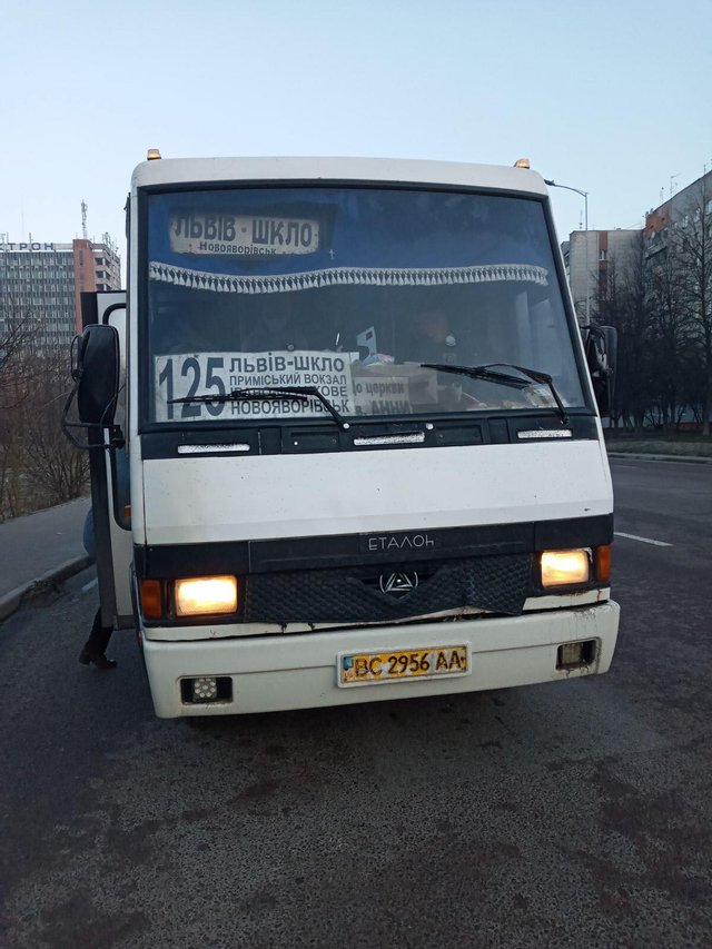 Кричав й називав свинею: на Львівщині водій маршрутки відмовився везти АТОвця – фото dqxikeidqxiqqeant