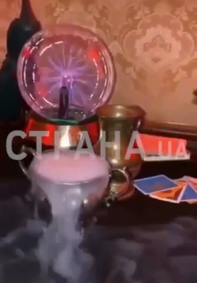 Стол "гадалки". dqxikeidqxitkant