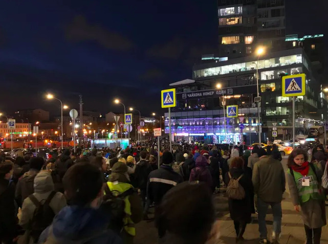 Путин - вор!: в России проходят акции в поддержку Навального 13 Путин - вор!: в России проходят акции в поддержку Навального 13