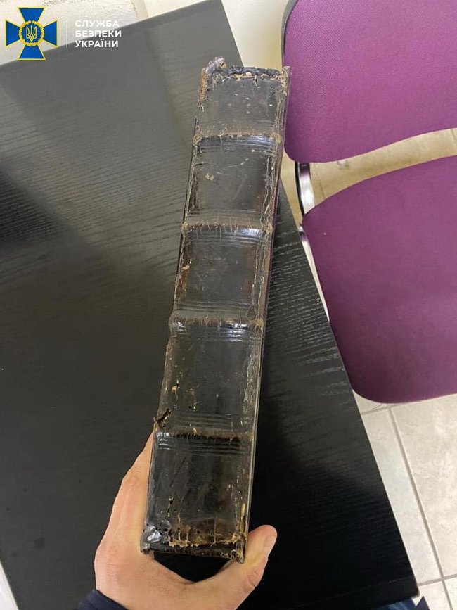 На Одесчине задержан иностранец, пытавшийся вывезти из Украины старинную рукопись 1798 года 04 На Одесчине задержан иностранец, пытавшийся вывезти из Украины старинную рукопись 1798 года 04