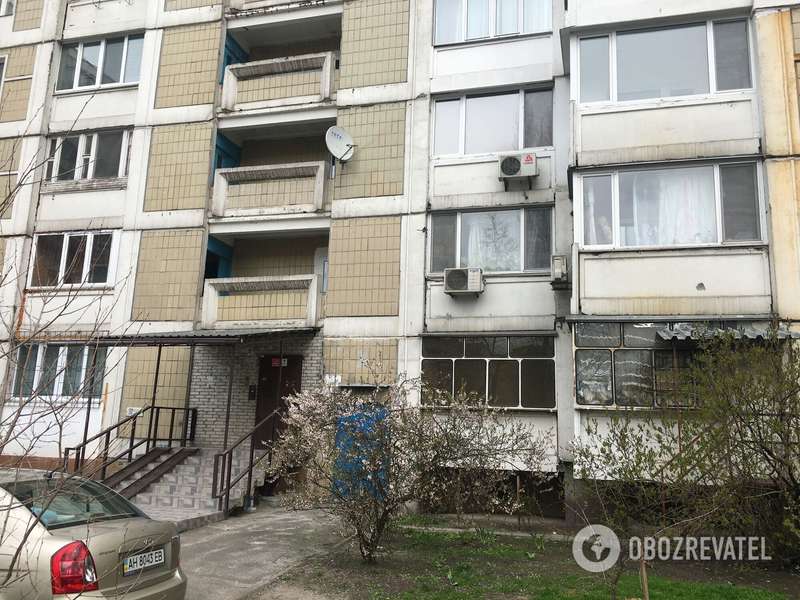 Многоэтажка на ул. Ревуцкого, 44 в Киеве