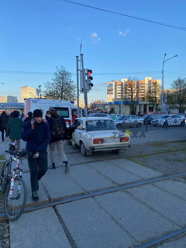 Аварія Жигулі ДТП Світлофор Смерть водія Аварія Жигулі ДТП Світлофор Смерть водія dqxikeidqxiqqeant