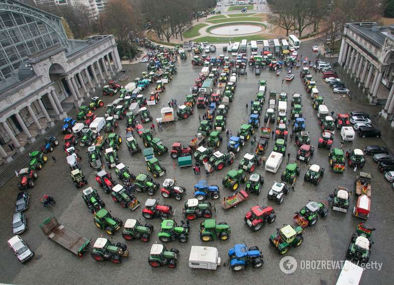 Более 1400 тракторов приехали в Страсбург.
