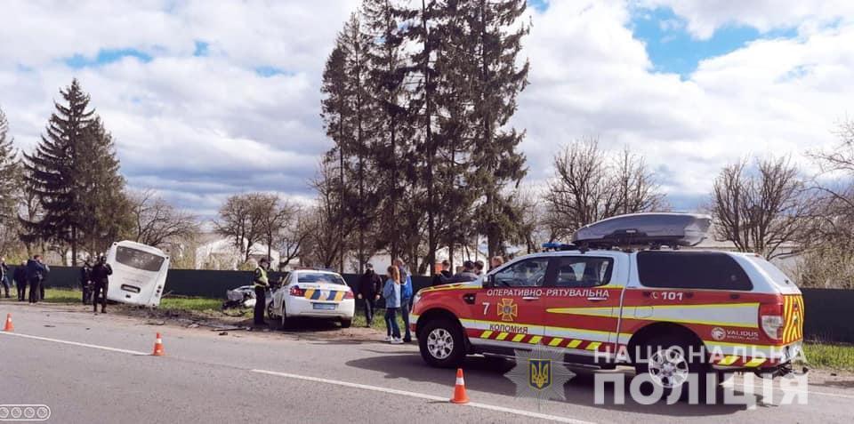 Авто Kia Sportage лоб в лоб столкнулось с автобусом dqxikeidqxiqqeant