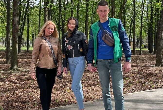 К Александру и Виктории присоединилась тренер Наталья dqxikeidqxitkant