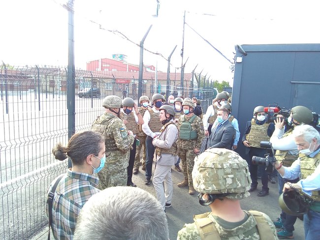 Главы МИД Бельгии, Нидерландов и Люксембурга посетили КПВВ Счастье в зоне ООС 03 Главы МИД Бельгии, Нидерландов и Люксембурга посетили КПВВ Счастье в зоне ООС 03