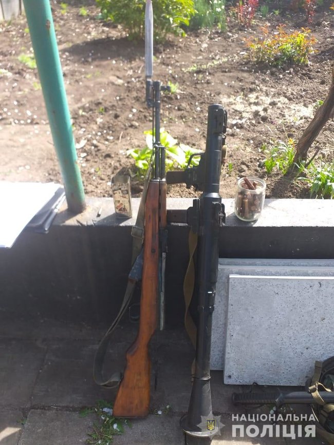 Полицейские на Луганщине изъяли у местного жителя арсенал оружия 01 dqxikeidqxiqqeant