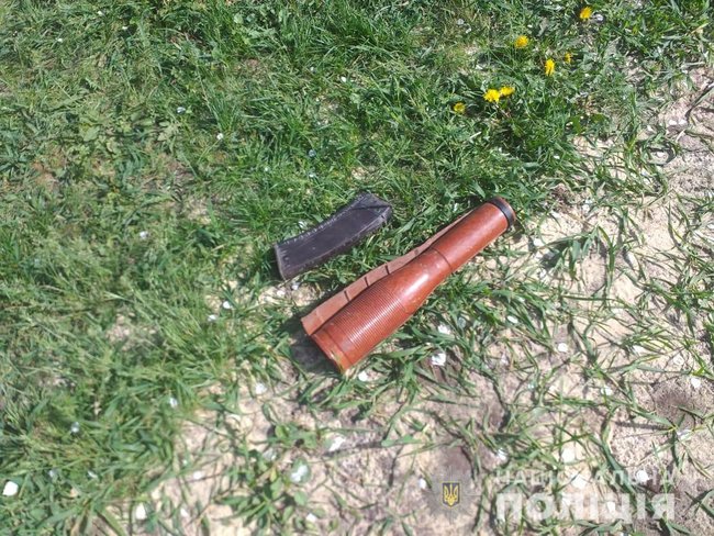 Полицейские на Луганщине изъяли у местного жителя арсенал оружия 03