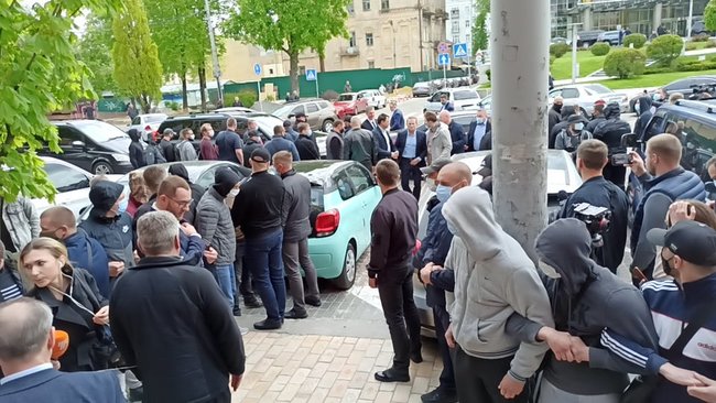 Медведчук прибыл в Печерский райсуд Киева на рассмотрение ходатайства об избрании ему меры пресечения 02