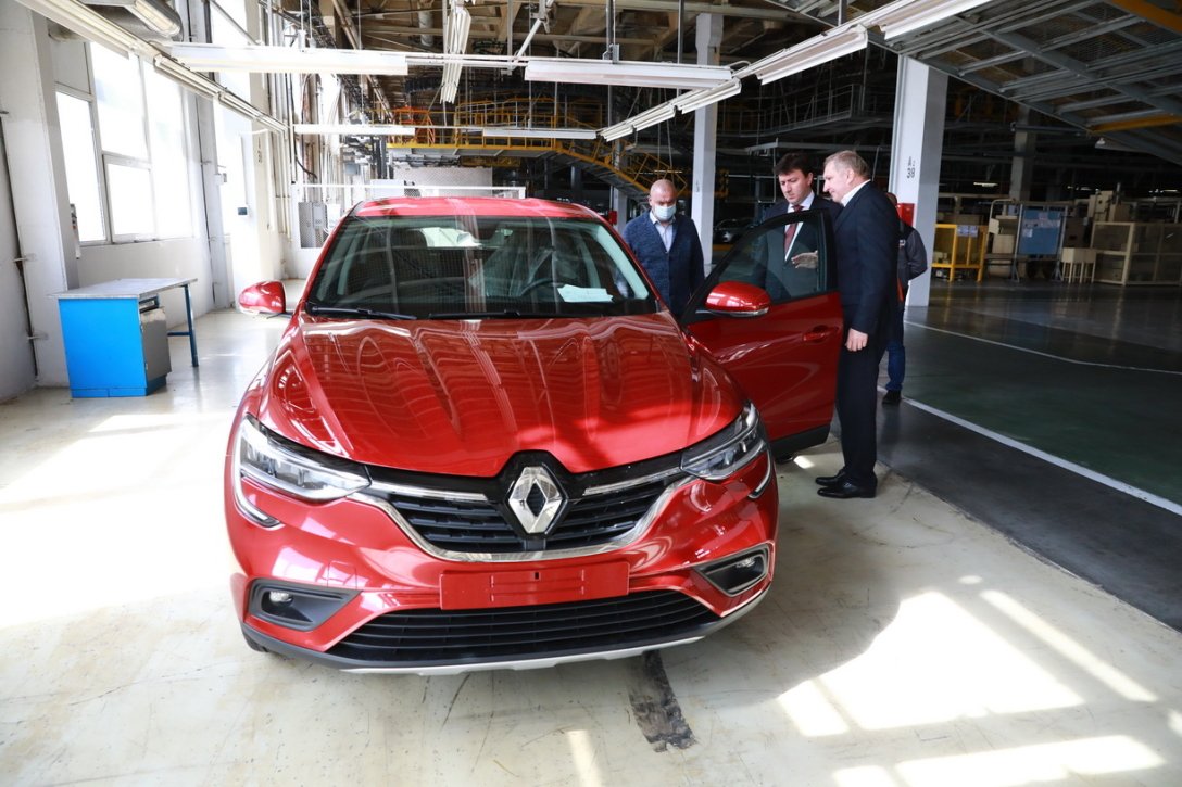     ( )      Renault Arkana    dqxikeidqxitkant