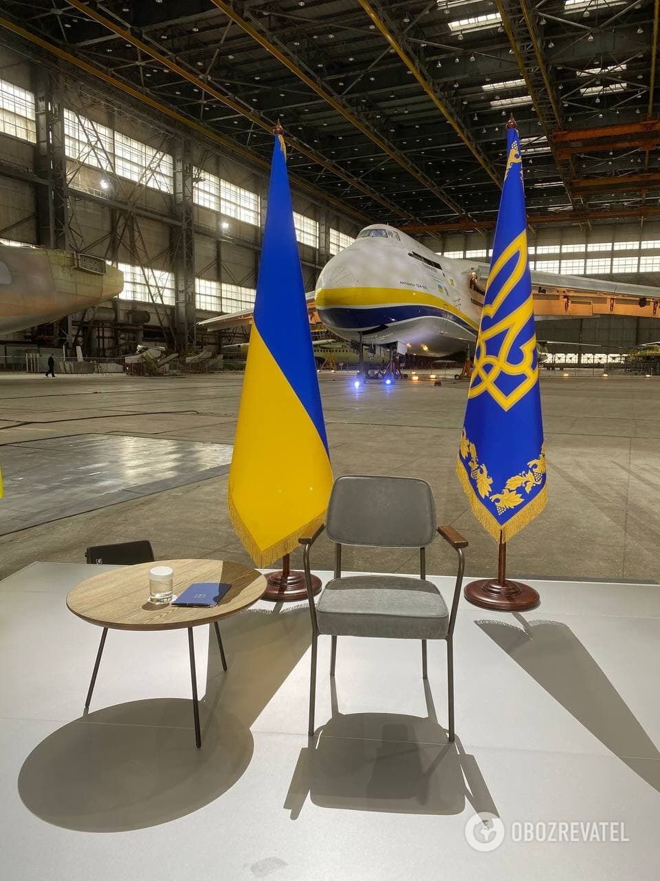 Зеленский собрал журналистов на заводе "Антонов". Фоторепортаж