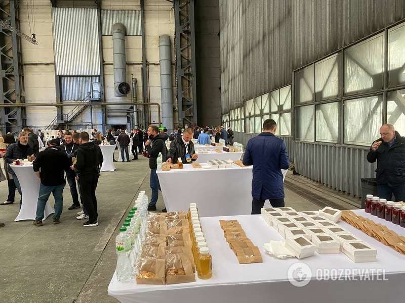 Зеленский собрал журналистов на заводе "Антонов". Фоторепортаж