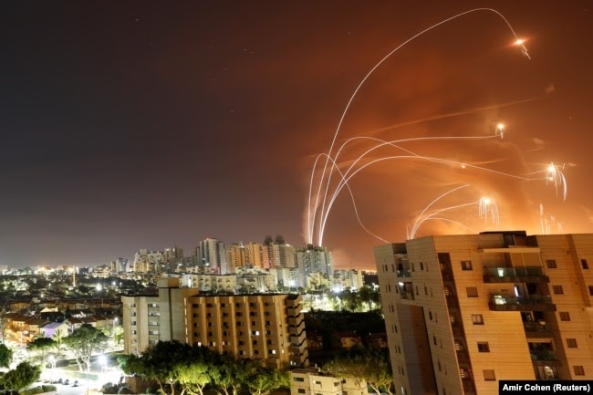 Ізраїльська протиракетна система «Залізний купол» в дії, 12 травня 2021 року