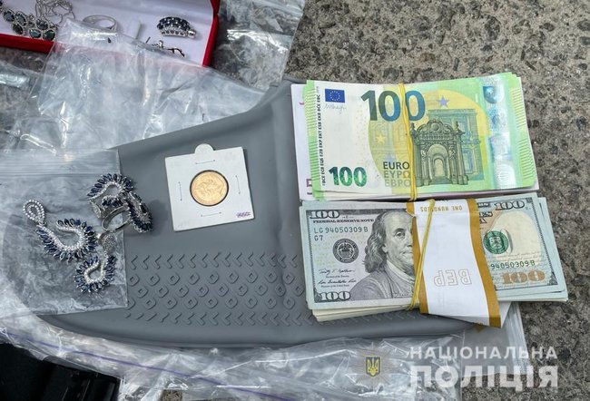 Задержана банда, занимавшаяся вооруженным разбоем и пытками, - Нацполиция 02 Задержана банда, занимавшаяся вооруженным разбоем и пытками, - Нацполиция 02 dqxikeidqxiqqeant