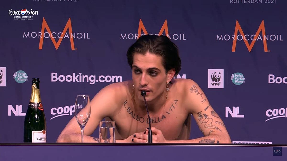 Подозрительное поведение солиста Maneskin запечатлели видеокамеры dqxikeidqxiqqeant