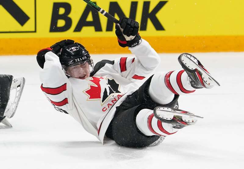 Канадцы впервые проиграли три первых матча на ЧМ. dqxikeidqxiqxxant