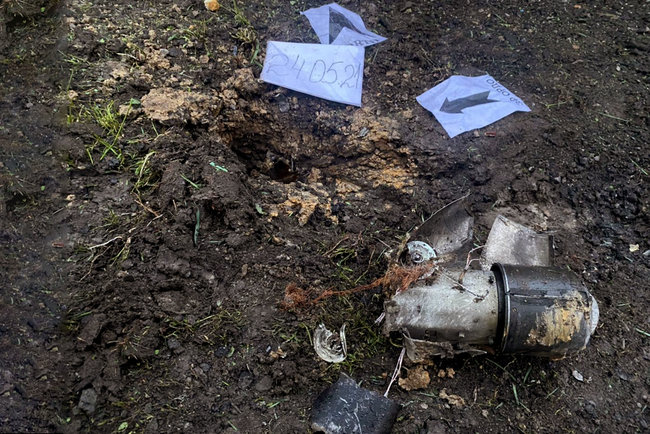 Обстрел террористами н.п.Пивничне: маркировка на остатках ракет указывает на российское производство боеприпасов 05 Обстрел террористами н.п.Пивничне: маркировка на остатках ракет указывает на российское производство боеприпасов 05