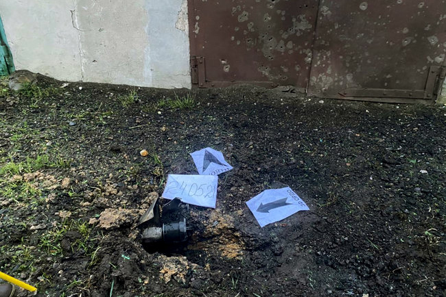 Обстрел террористами н.п.Пивничне: маркировка на остатках ракет указывает на российское производство боеприпасов 06 Обстрел террористами н.п.Пивничне: маркировка на остатках ракет указывает на российское производство боеприпасов 06