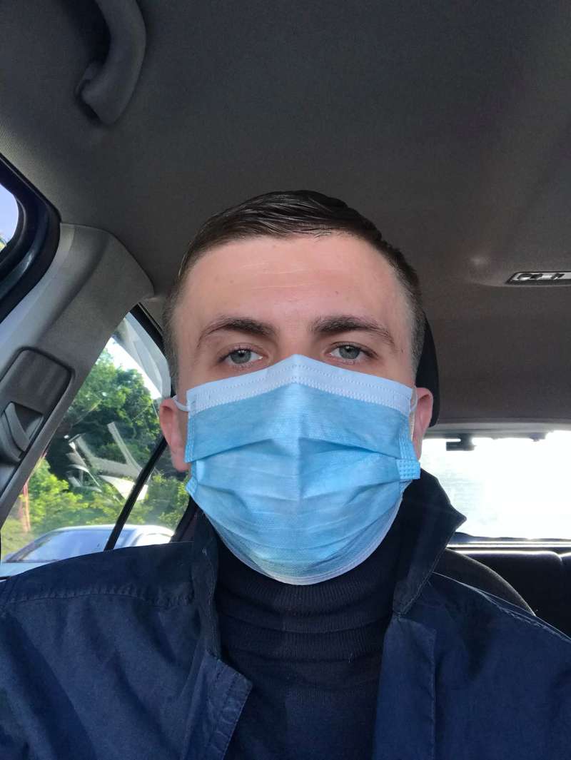 Возможно, это изображение (1 человек) dqxikeidqxitkant